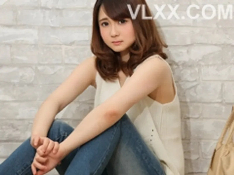 Thác loạn cực dâm khi hai con vợ đọ xem vú ai to hơn
